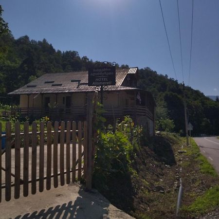 Hotel Alismereti Zekari Екстер'єр фото